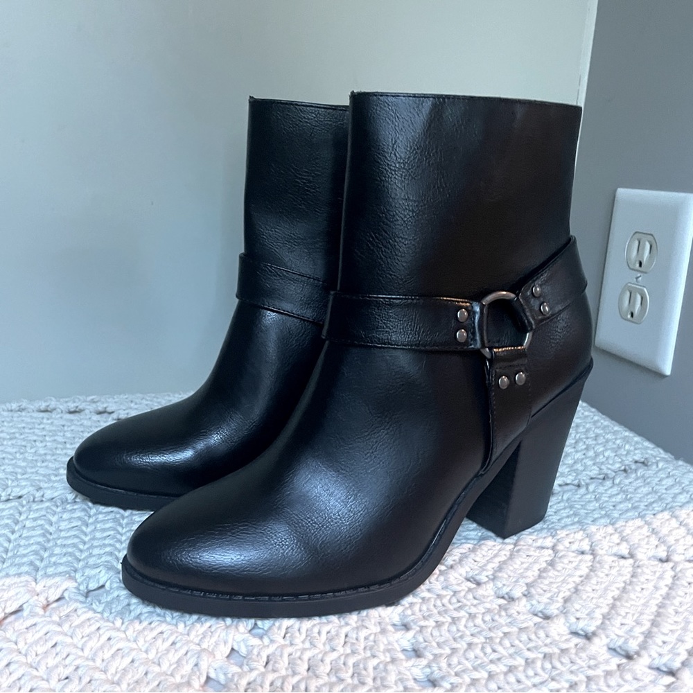 NWOB Esprit Boots Womens Kella Block Heeled Black Faux Leather size 10 - Picture 2 of 9